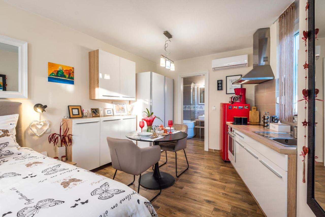 Apartments Stella Mariela Шибеник Екстер'єр фото