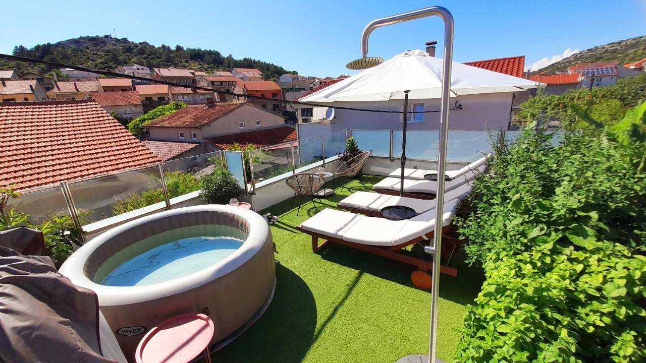 Apartments Stella Mariela Шибеник Екстер'єр фото