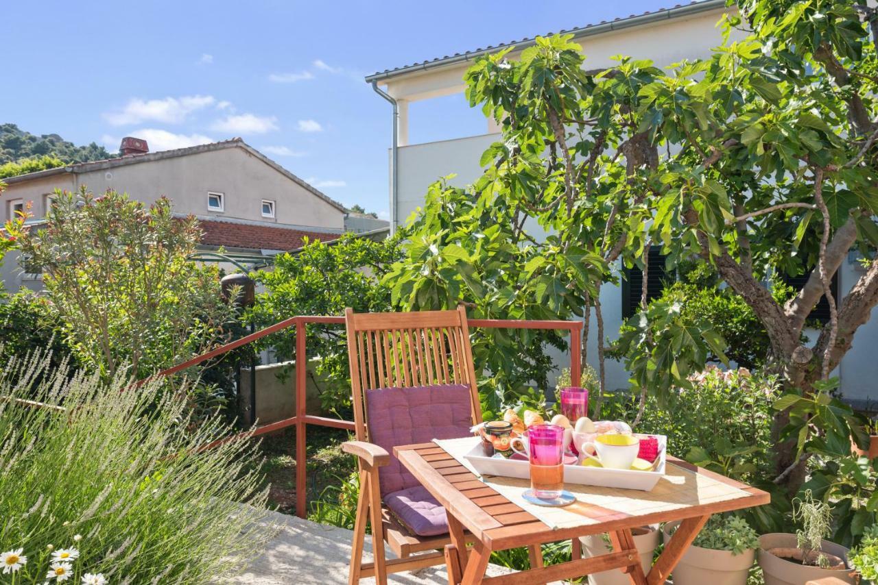 Apartments Stella Mariela Шибеник Екстер'єр фото